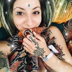 Meet your Posher, Veronica